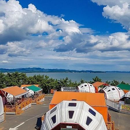 Готель Seocheon Beach Glamping Екстер'єр фото