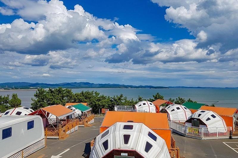 Готель Seocheon Beach Glamping Екстер'єр фото