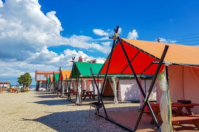 Готель Seocheon Beach Glamping Екстер'єр фото